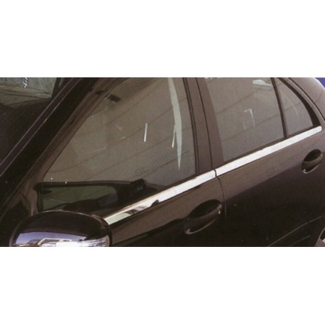 Baguette de vitre extérieure chromée Classe C W203