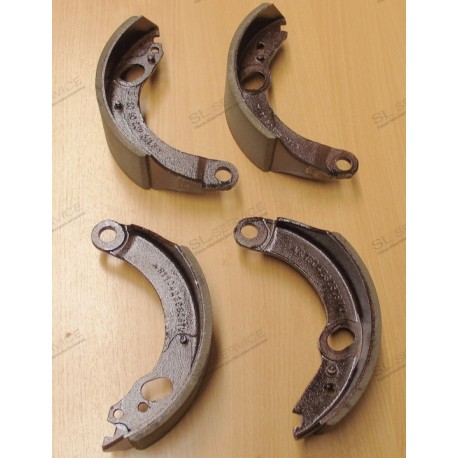JEU DE 4  SEGMENTS DE FREINS  ARRIERE 190-230SL EN ECHANGE STANDARD