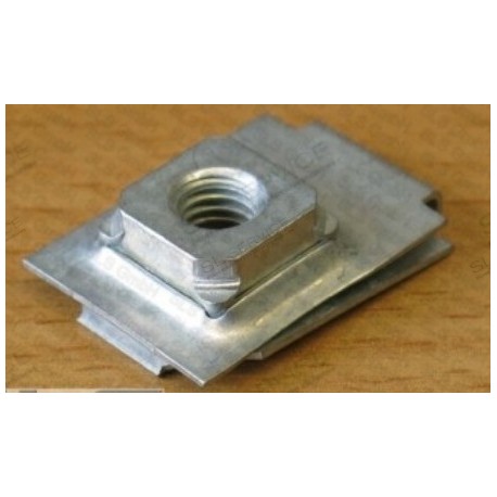 Clips écrou