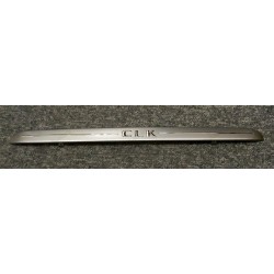 Baguette de coffre chromée CLK W208 a/logo clk